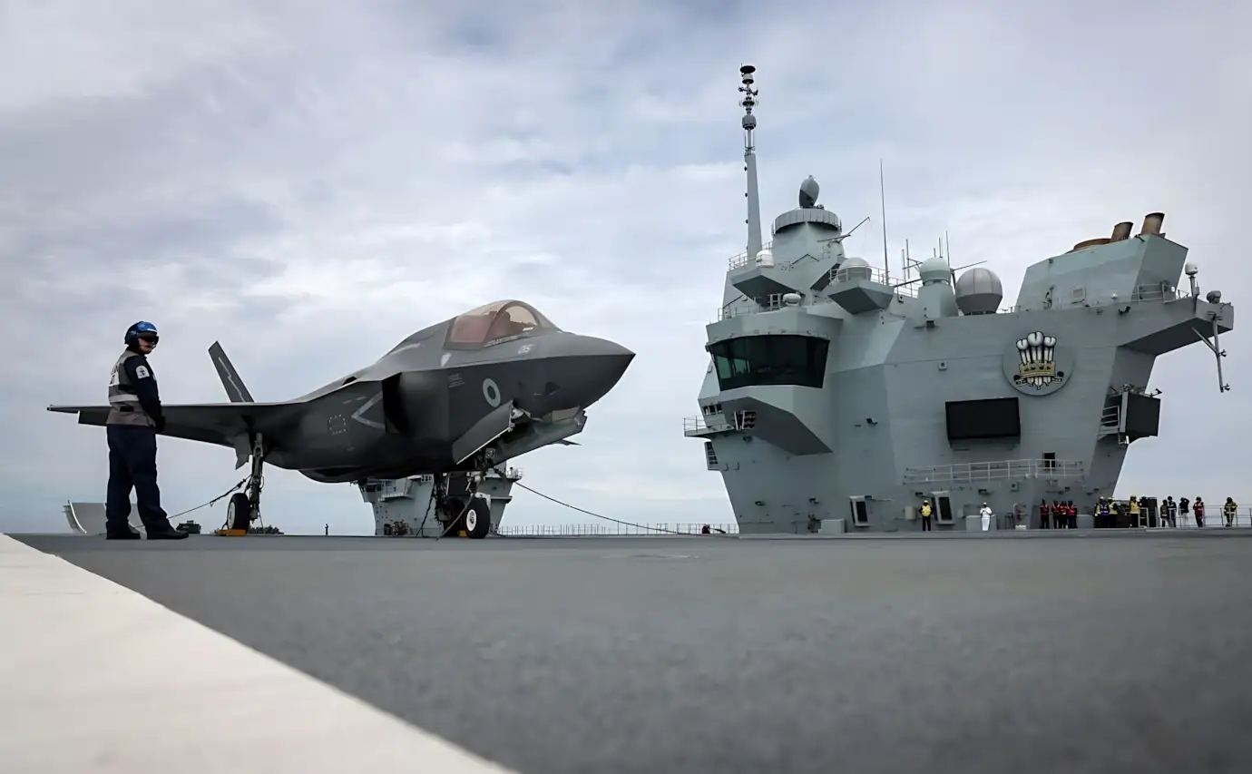 Reino Unido não vai receber novos caças F-35 até 2030, frota trava em 75 unidades e enfrenta falta de engenheiros