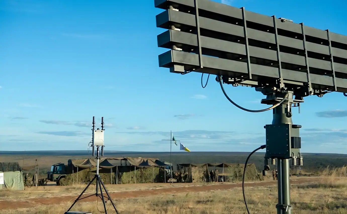 Defesa antiaérea SABER M200